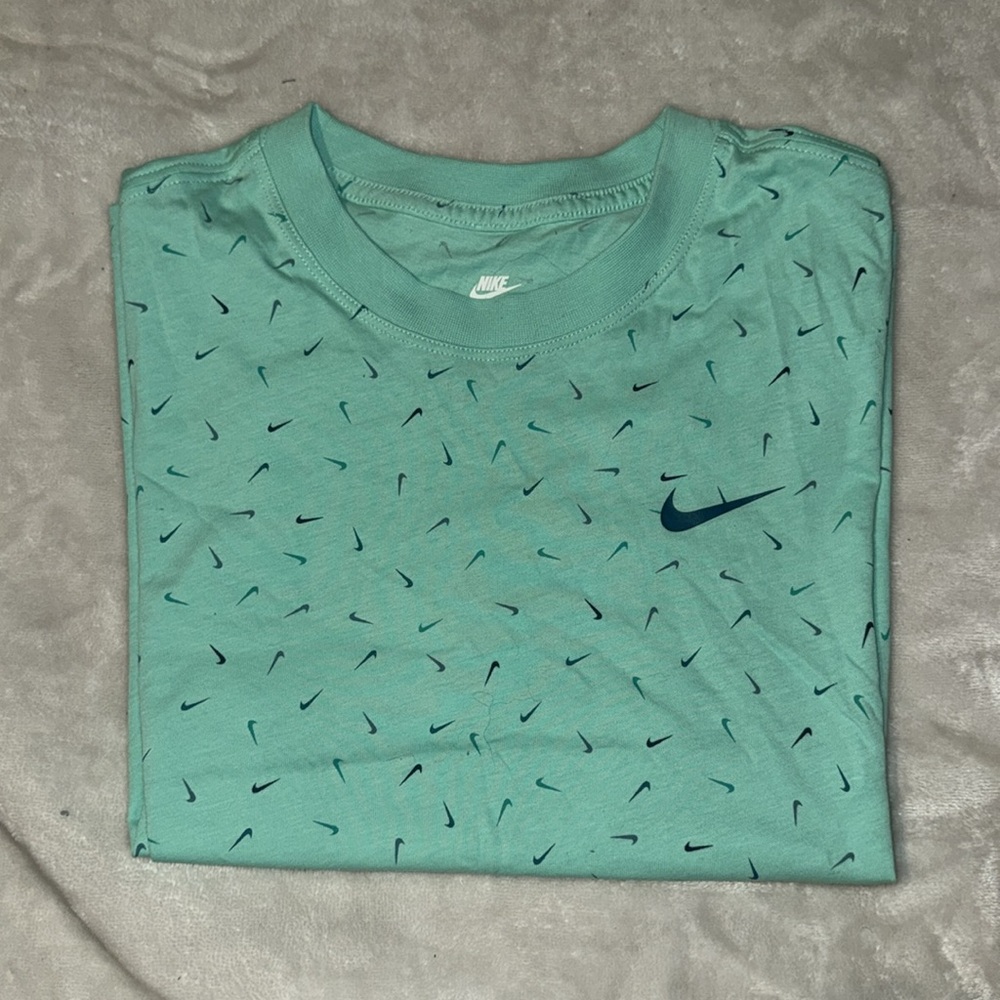 Nike tee